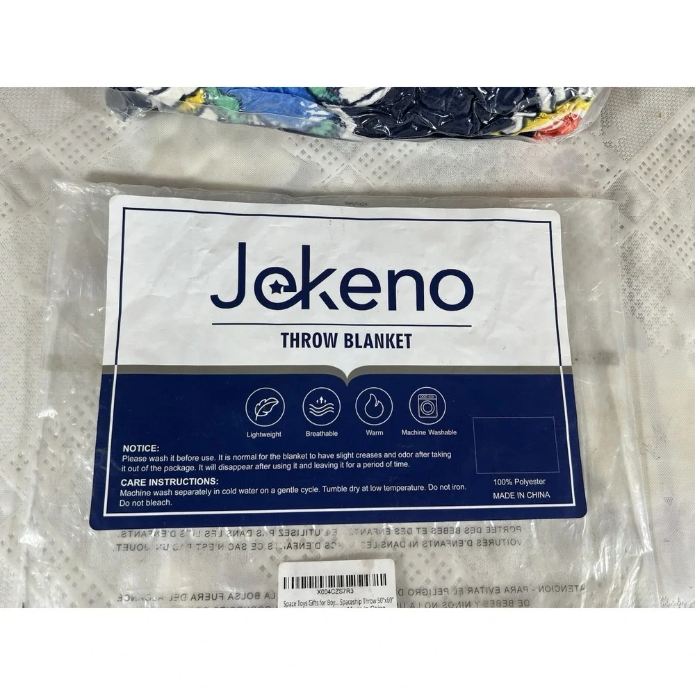 SPACEStoys PLANET-GLOW IN THE DARK - Throw Blanket NEW- 50